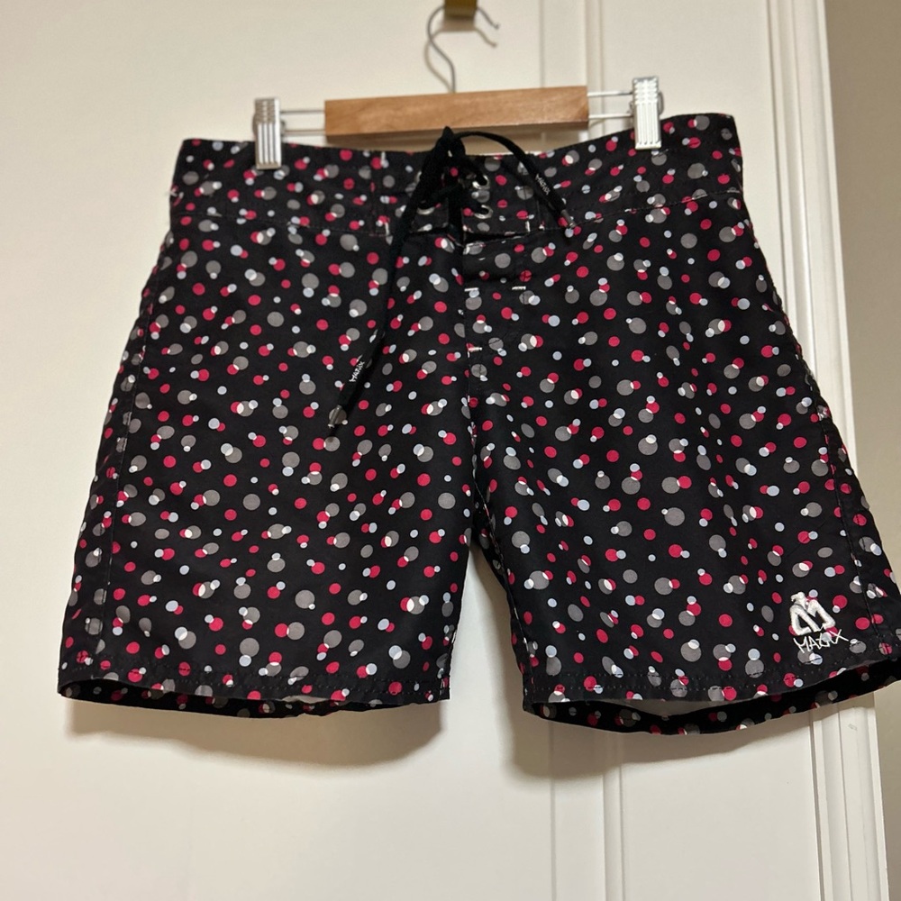 🌊👙🏄🏽‍♀️ Matix Black Pool & Beach Board Shorts with Pink & Gray Polka Dot 🏄🏽‍♀️👙🌊